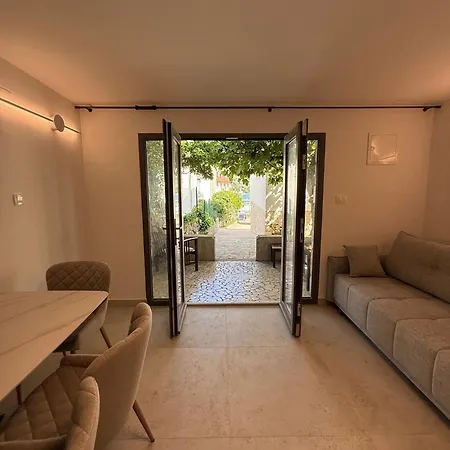 Διαμέρισμα Waterfront Stone House On The Lungomare Promenade 6 Cres