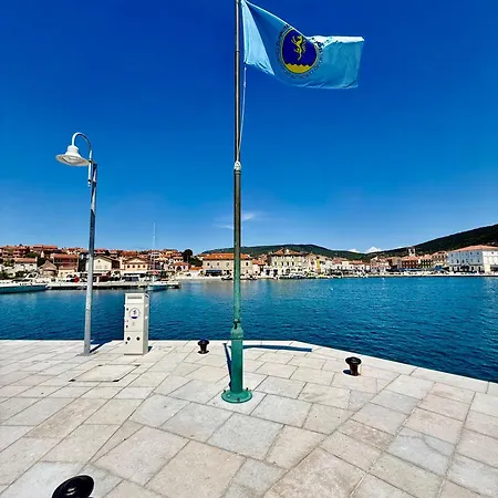 Διαμέρισμα Waterfront Stone House On The Lungomare Promenade 6 *