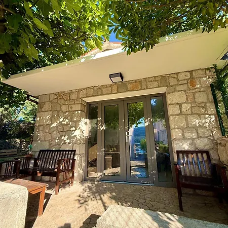 Διαμέρισμα Waterfront Stone House On The Lungomare Promenade 6
