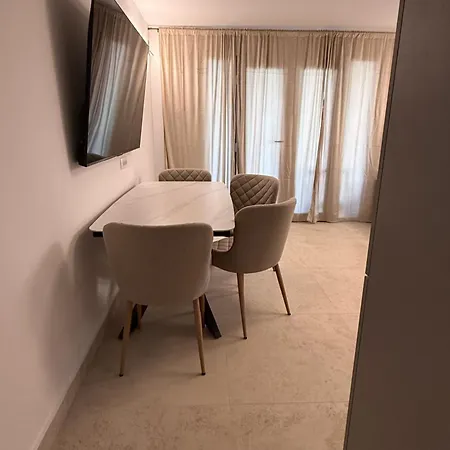 Διαμέρισμα Waterfront Stone House On The Lungomare Promenade 6 *