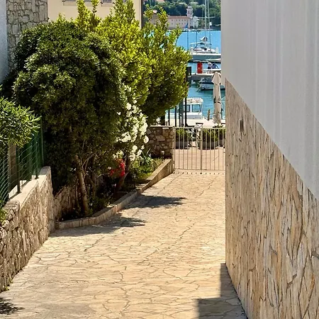 Waterfront Stone House On The Lungomare Promenade 6 Διαμέρισμα Cres