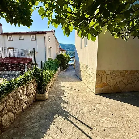 Διαμέρισμα Waterfront Stone House On The Lungomare Promenade 6 Cres