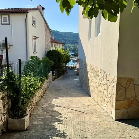Waterfront Stone House On The Lungomare Promenade 6 *