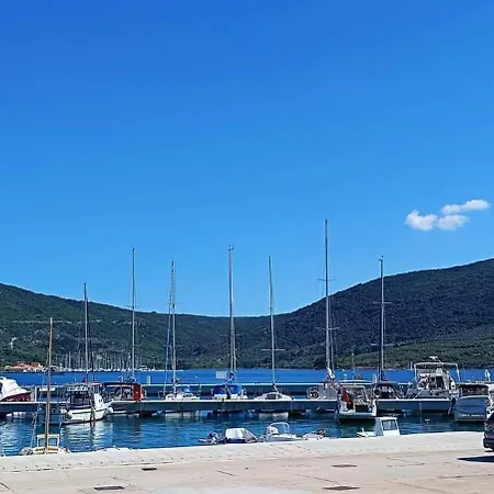 Waterfront Stone House On The Lungomare Promenade 6 * Cres
