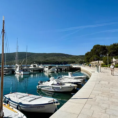 Διαμέρισμα Waterfront Stone House On The Lungomare Promenade 6 *