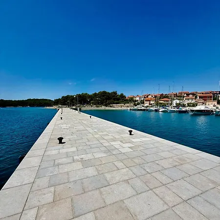 Διαμέρισμα Waterfront Stone House On The Lungomare Promenade 6