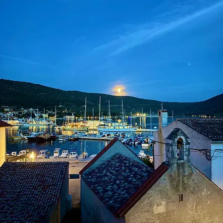 Διαμέρισμα Waterfront Stone House On The Lungomare Promenade 6 Cres